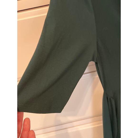 Mother Bee Hunter Green Super Soft Maternity Dress Women's Size Medium Indie NWT - Picture 4 of 6